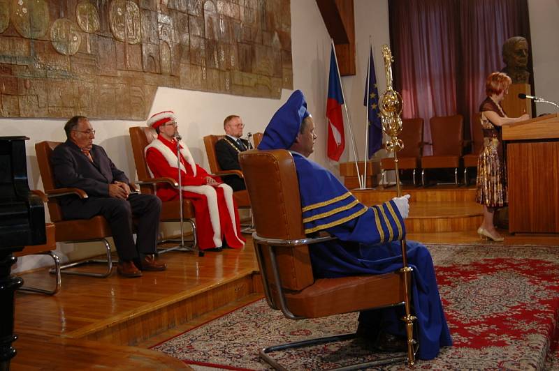 Studenti Univerzity třetího věku slavnostně zakončili studium.