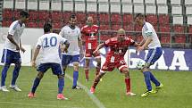 Olomoučtí fotbalisté (v červeném) porazili v přípravě druholigový Šamorín 3:0