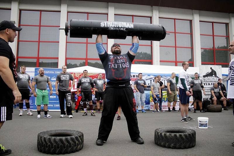 Strongman Šternberk - závody siláků