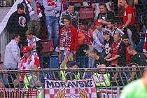 Zásah v sektoru fanoušků Slavie při zápase se Sigmou na Andrově stadionu