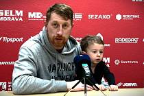 Hokejista HC Olomouc Jiří Ondrušek na tiskové konferenci.