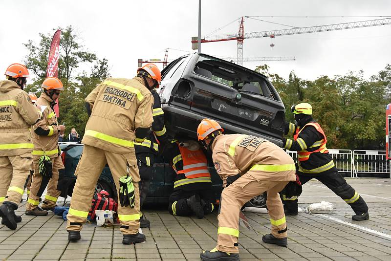 Hasičské mistrovství ČR ve vyprošťování u dopravních nehod u OC Šantovka v Olomouci, 5. 10. 2019