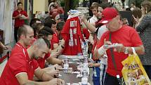 Hokejisté Olomouce přivítali fanoušky na autogramiádě v obchodním centru