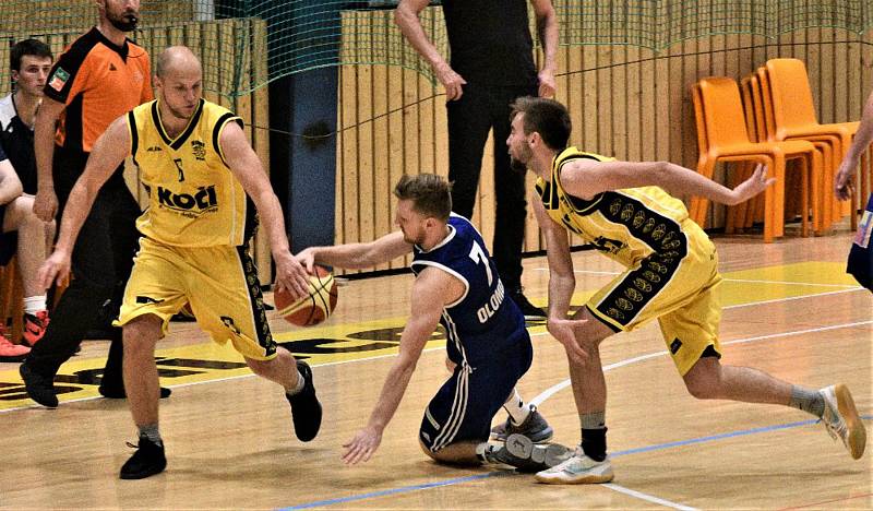 Sršni Písek vs. Basketbal Olomouc