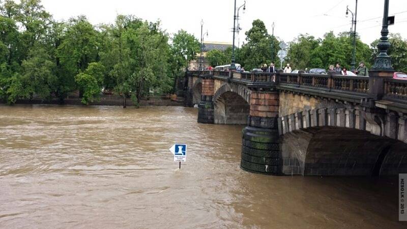 Povodně v Praze - pomoc hasičů z Olomouckého kraje