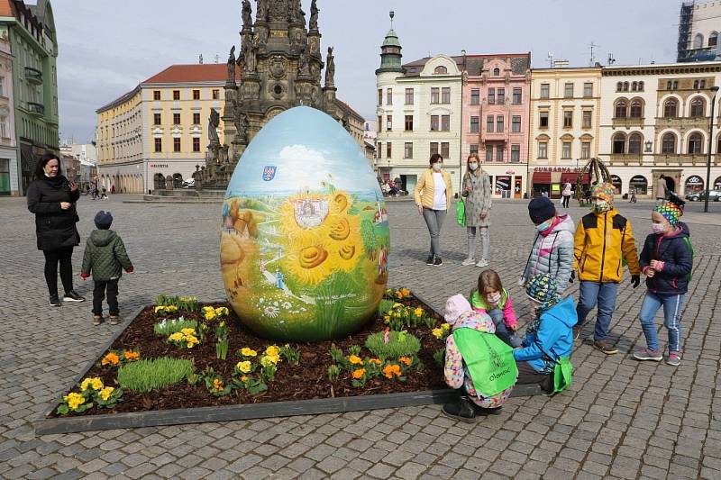 Velikonoční výzdoba na Horním náměstí v Olomouci, březen 2021