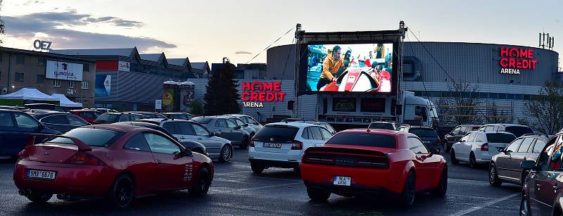 Autokino u liberecké Arény