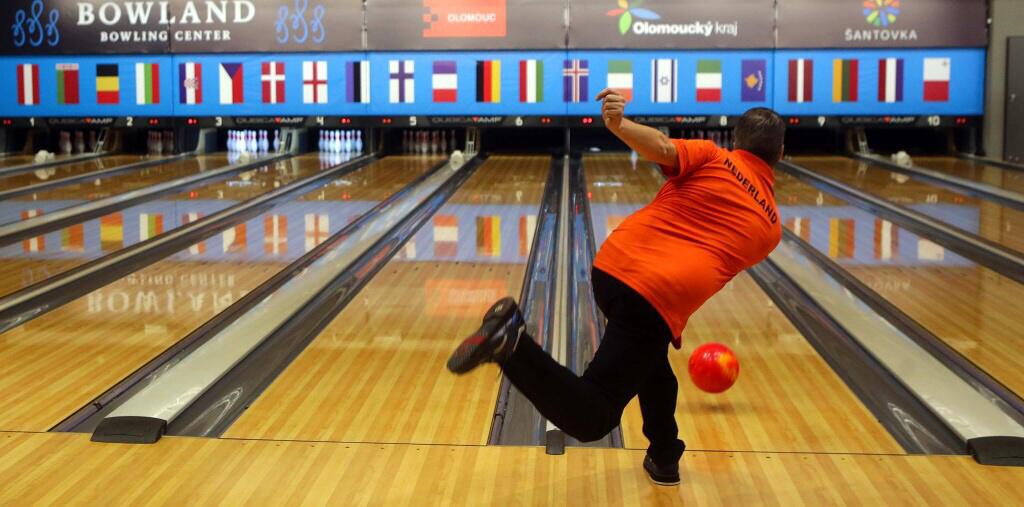 Olomouc hostí evropský šampionát v bowlingu. Přijeli mistři 39 zemí -  Olomoucký deník