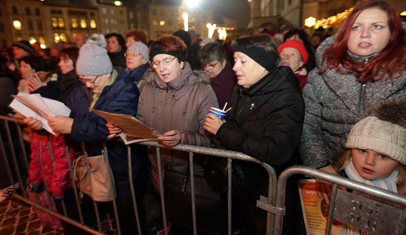 Česko zpívá koledy na Horním náměstí v Olomouci