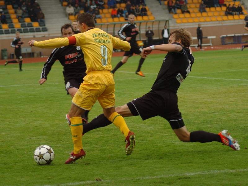 FK Baník Sokolov (ve žlutém) – 1. HFK Olomouc