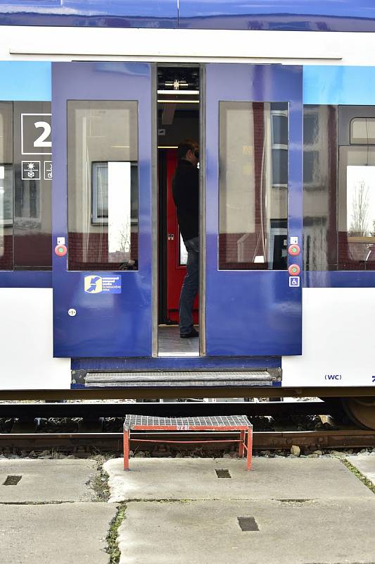 Vlaková jednotka Stadler Pankow Českých drah v Olomouci