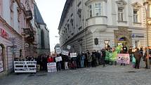 Olomouc demonstrace proti migraci x odpůrci