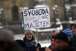 Protest příznivců Romana Smetany před olomouckou radnicí