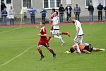 Fotbalisté Uničova porazili 1. HFK Olomouc (v bílém) 3:1