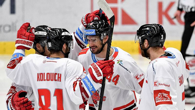 Utkání 38. kola hokejové extraligy: HC Vítkovice Ridera - HC Olomouc, 22. Ledna 2021 v Ostravě. (střed) David Ostřížek z Olomouce oslavuje gól.