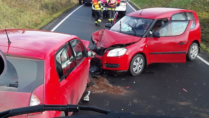 Dopravní nehoda se třemi zraněnými u Senice na Hané, 19. 11. 2019