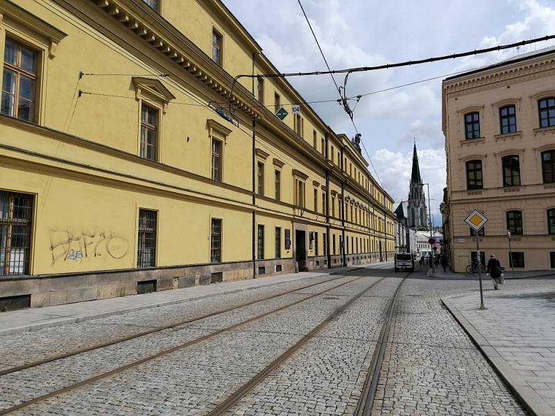 Filmová místa v Olomouci. Pohled z náměstí Republiky na Třídu 1. máje