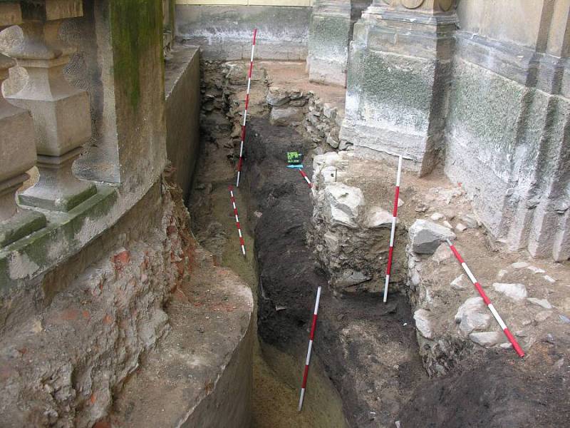 Archeologické nálezy u kostela Panny Marie Sněžné v Olomouci