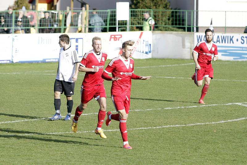 Fotbalisté HFK Olomouc doma nestačili na Uničov, prohráli 0:2.