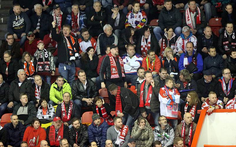 Fanoušci v plné "plechárně". Třetí čtvrtfinále Olomouc - Plzeň