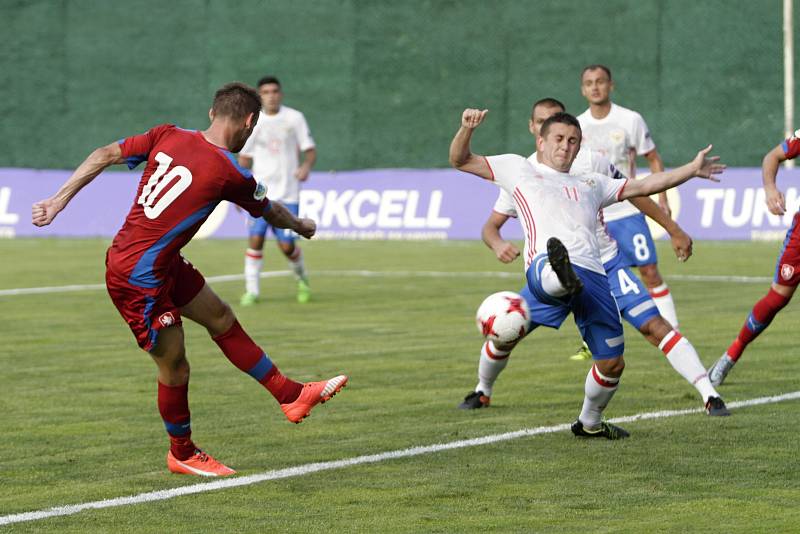 Tým amatérské fotbalové reprezentace z Olomouckého kraje (v červeném) podlehl regionu Jižního Ruska 1:2