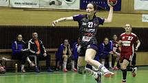 Olomoucké házenkářky (v černém) podlehly Šaľe 22:30 Tereza Fryčáková