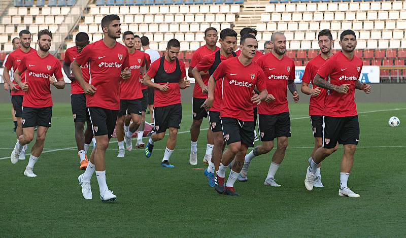 Trénink fotbalistů FC Sevilla před zítřejším utkání s SK Sigma Olomouc.