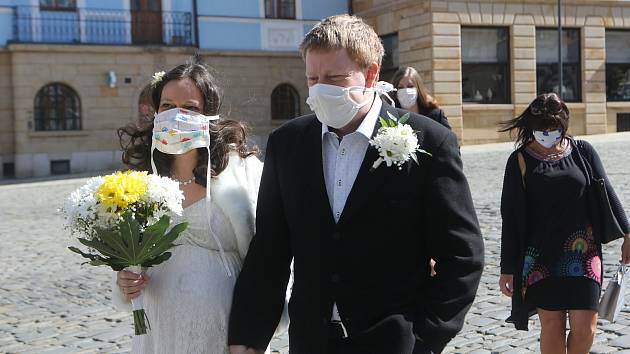 Svatba na olomoucké radnici v době nouzového stavu. 21. dubna 2020