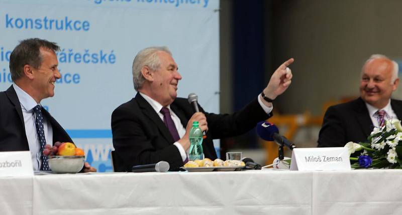 Prezident Zeman ve společnosti Česko-slezská výrobní ve Zlatých Horách