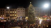 Rozsvěcení vánočního stromu v Olomouci. Dostal jméno Kryštůfek