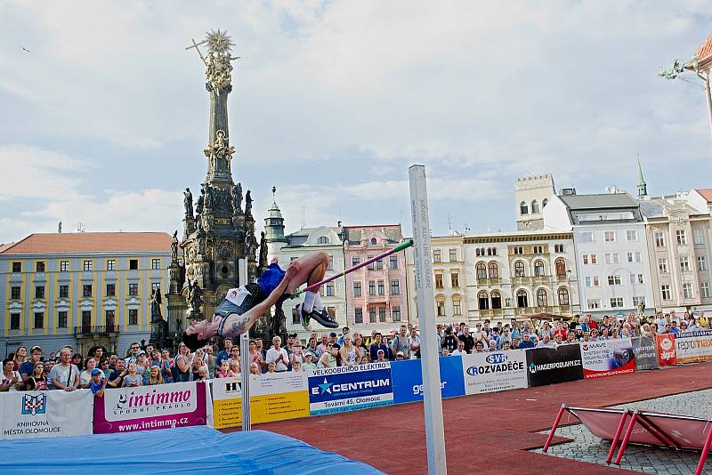 13. ročník Hanácké laťky na Horním náměstí v Olomouci