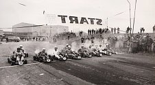 Start vůbec prvních závodů na Spartakiádním stadionu v roce 1973. V listopadu to bude padesát let.