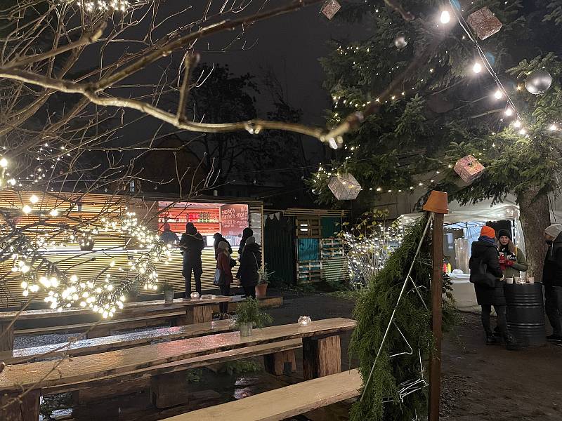 Nevšední bar Zahrada na třídě Svobody v centru Olomouce, listopad 2021
