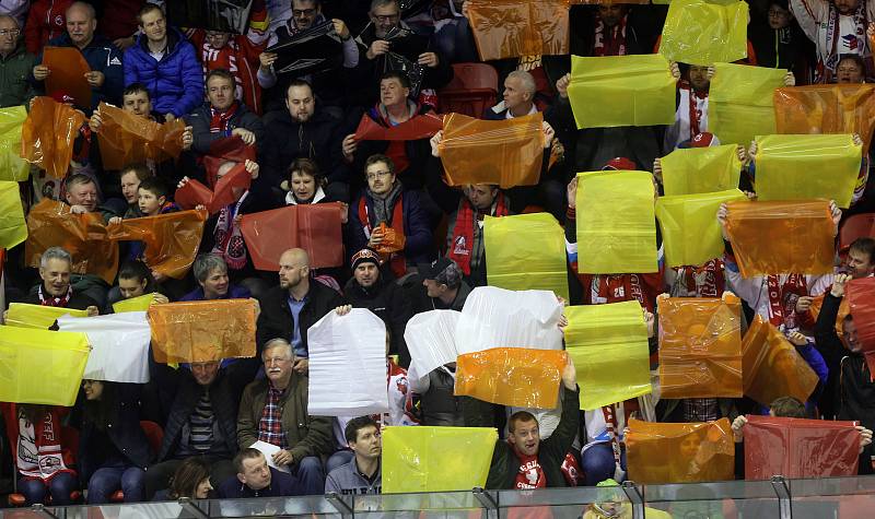 Fanoušci v plné "plechárně". Třetí čtvrtfinále Olomouc - Plzeň