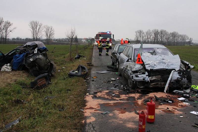 Tragická srážka tří aut u Rymic