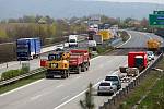 Do konce května nenajedou řidiči na D35 od Přáslavic.