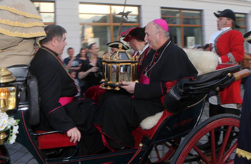 Průvod ke cti sv. Pavlíny, patronky Olomouce. Svátky města 2019