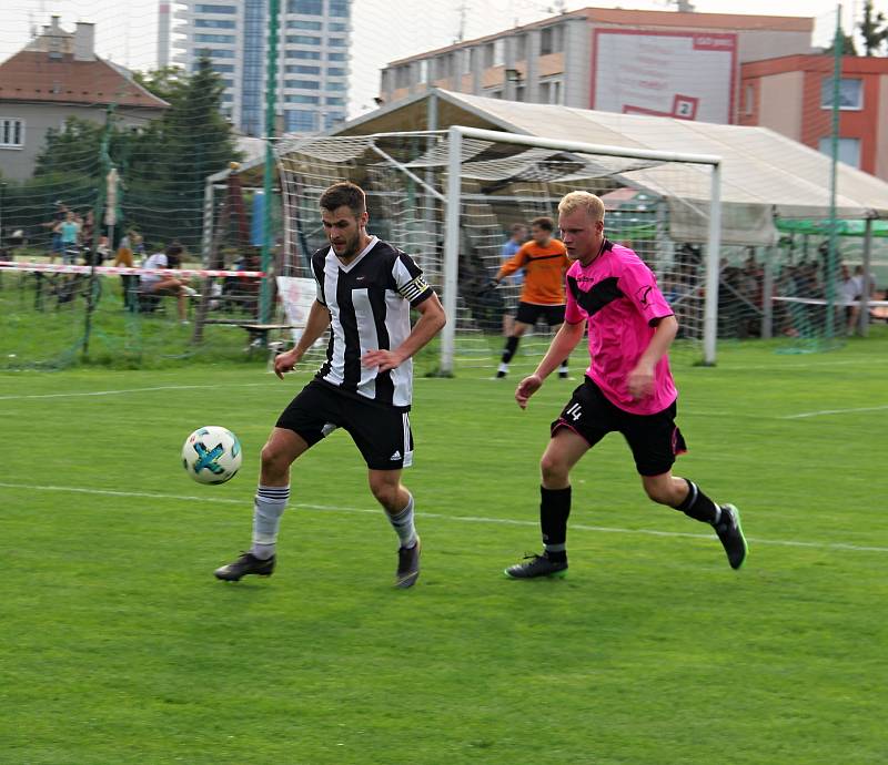 Hodolany (v černobílém) porazily Újezd 5:0. pavel Mráček Jan Rozsypal