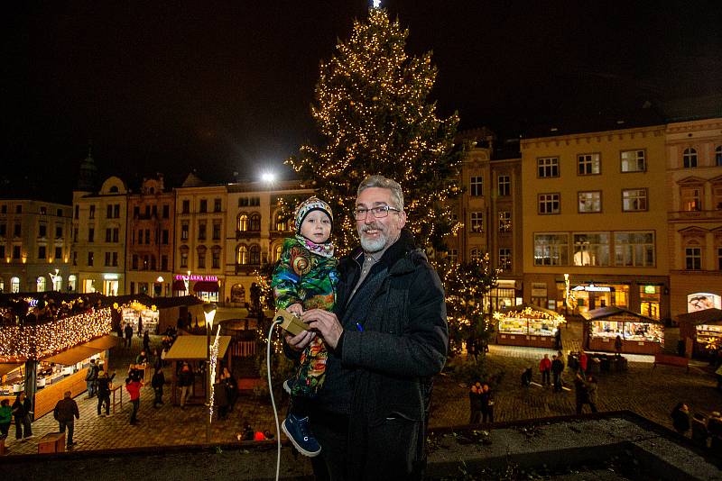 Rozsvícení vánočního stromu v Olomouci - primátor Miroslav Žbánek, 19. listopadu 2021