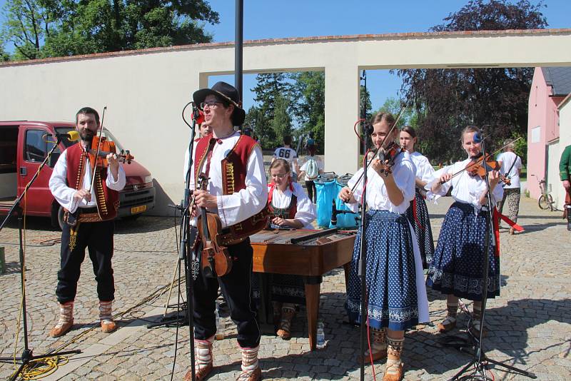 Desáté výročí letos oslavily Slavnosti kroje ve Velké Bystřici na Olomoucku