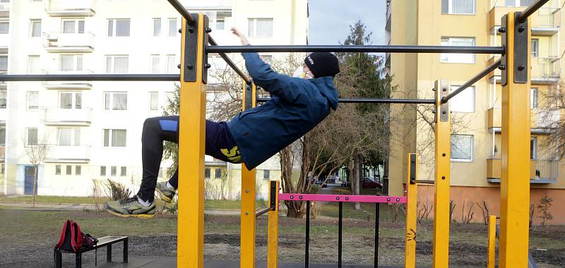 Workoutové hřiště na olomouckém sídlišti Povel