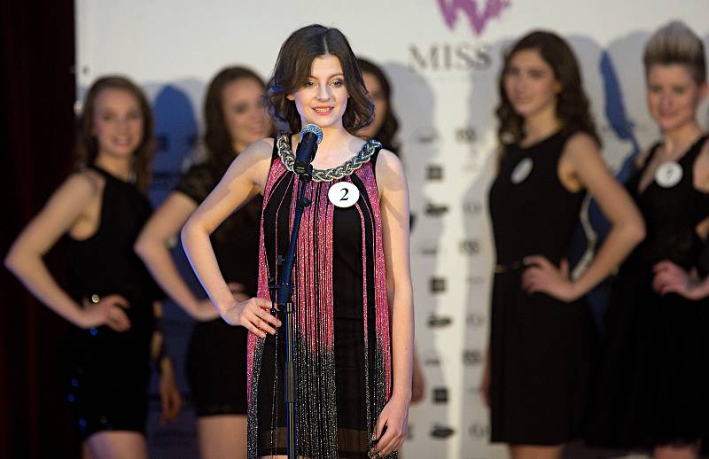 Pavlína Pučíková. Semifinále 6.ročníku soutěže Miss OK ve Velké Bystřici.