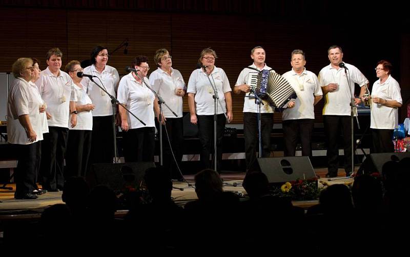 Festival Nad oblaky - soubor Pastelky