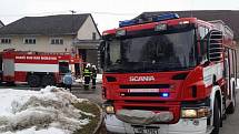 V sobotu vzplála ve Věrovanech na Olomoucku střecha zemědělského přístavku