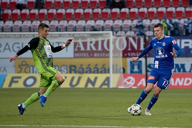 Fotbalisté Sigmy Olomouc (v modrém) podlehli Mladé Boleslavi 0:4