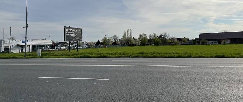 Pozemky v Olomouci-Holici, kde společnost Lidl zamýšlí postavit prodejnu, parcely již koupila. 4. května 2021