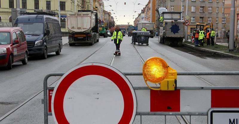 Masarykovu třídu v Olomouci uzavřela přestavba mostu. 2. března 2020