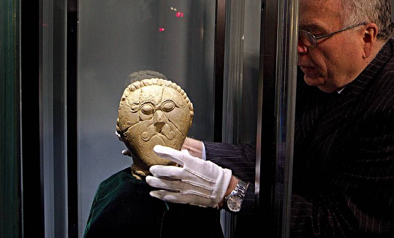Vzácná Keltská hlava dorazila na výstavu ve Vlastivědném muzeu Olomouc. 10.2.2020