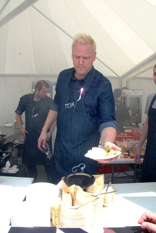 Stovky lidí zaplnily v sobotu Smetanovy sady Výstaviště Flora Olomouc. Přilákal je tam už druhý ročník dobrého jídla a pití Garden Food Festival.