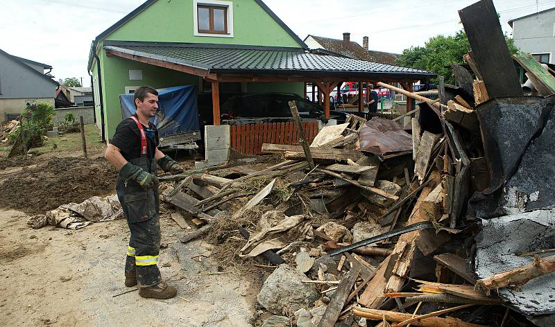 Šumvald. Druhý den po bleskové povodni, 9. června 2020